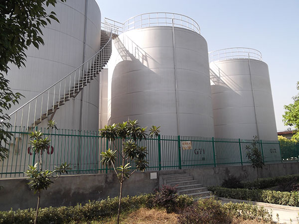 不銹鋼酒罐設(shè)備